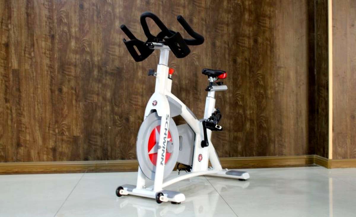 Vélo Spinning E100 Pro Indoor Cycle